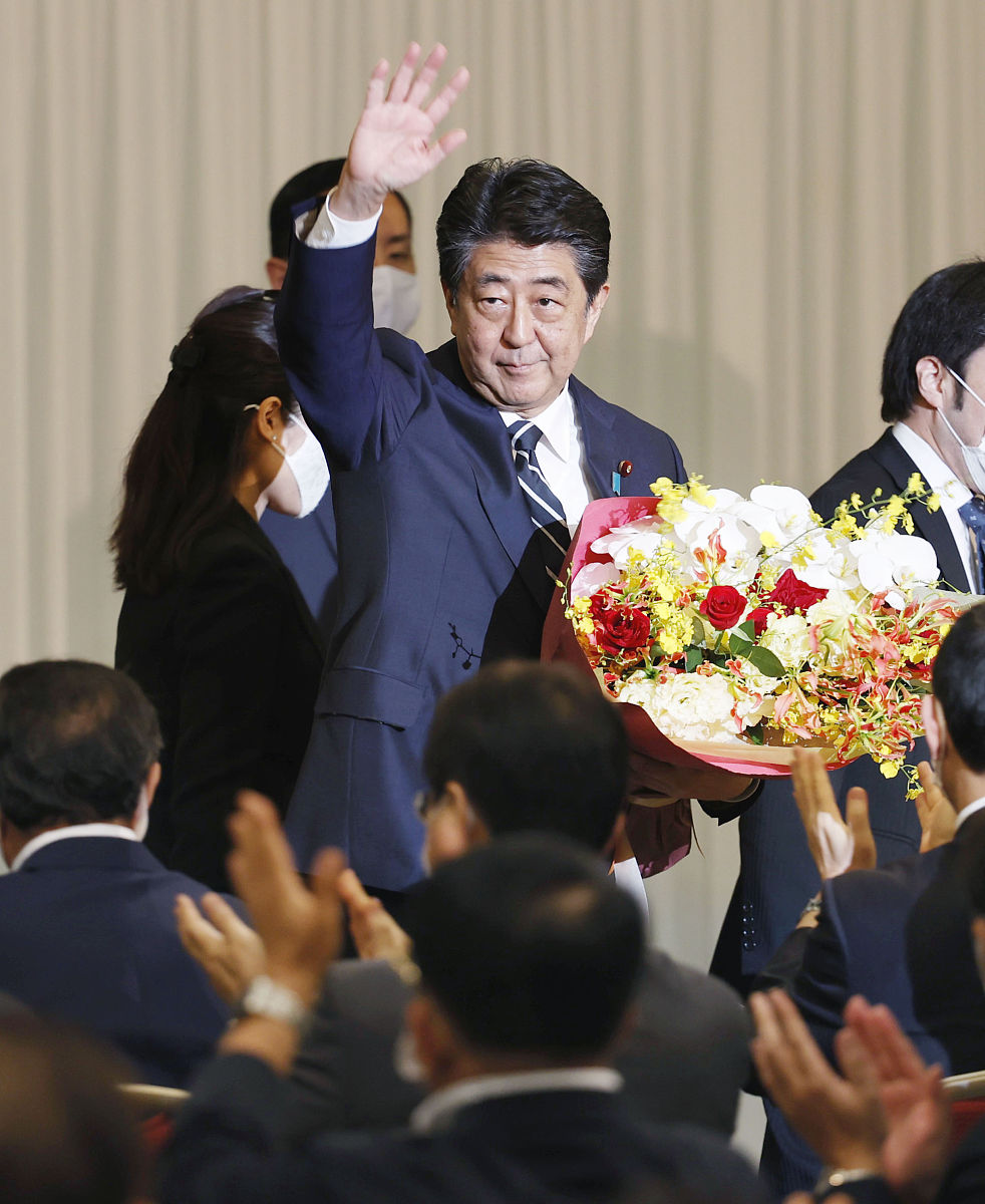 安倍晋三 - 日本前首相 | 政策、贡献及离职