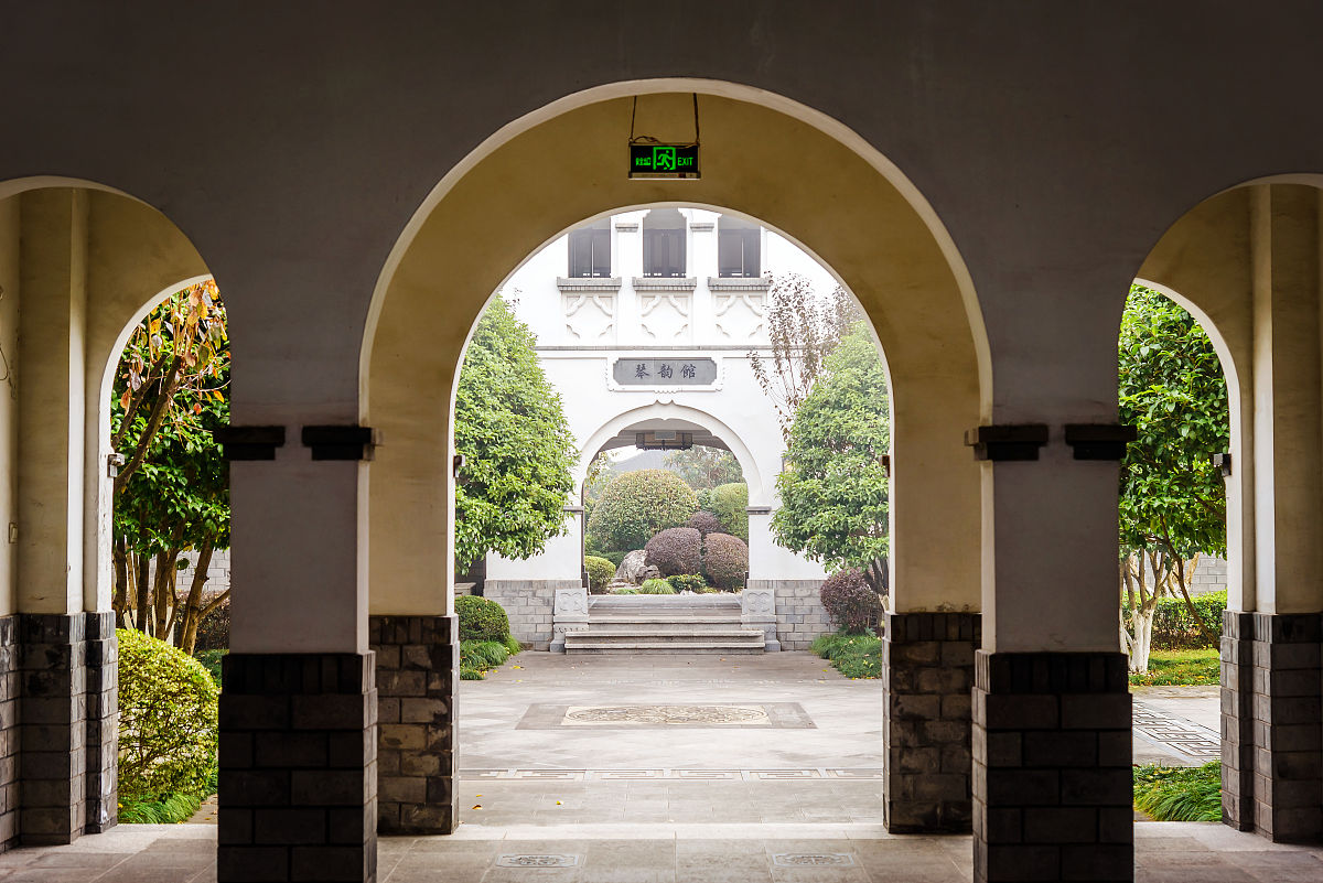 嵊州越剧艺术学校2023年招生：电话咨询，开启你的越剧梦想