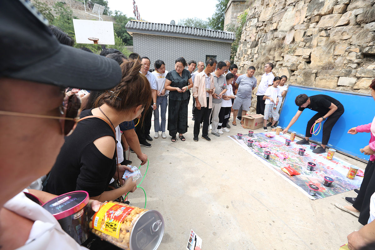 缅怀已逝去的老师的句子帮我用230字详细描述