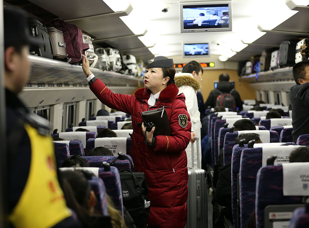 兰州铁路学校教你如何在高铁上摆放行李