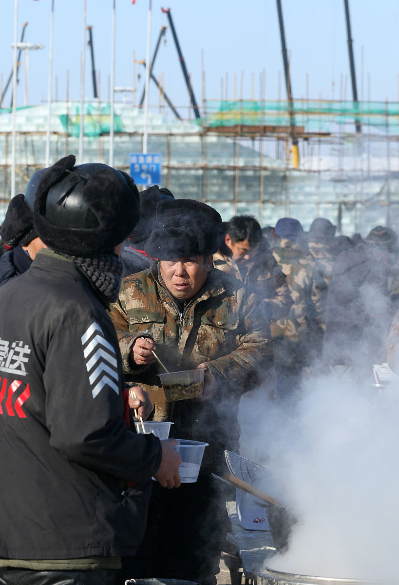 2020年12月15日,黑龙江省哈尔滨市,最低气温已经接近-30℃,冰雪大世界