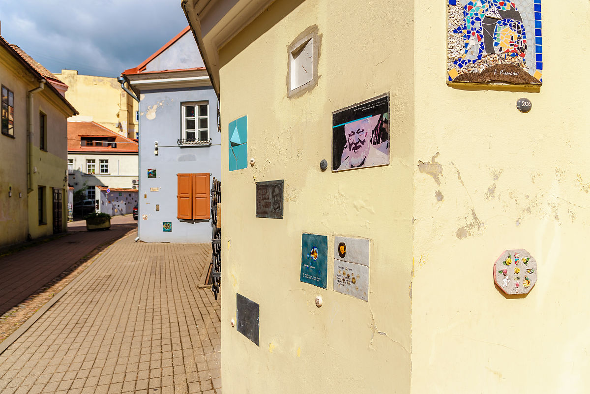 寻找一个好听的笔名？试试'墨韵轩'！