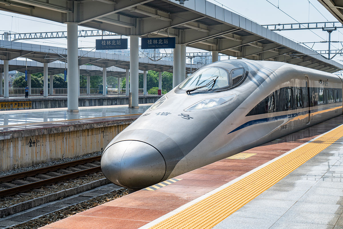 云南高铁专业学校报名方法昆明华西航空旅游学校有哪些专业