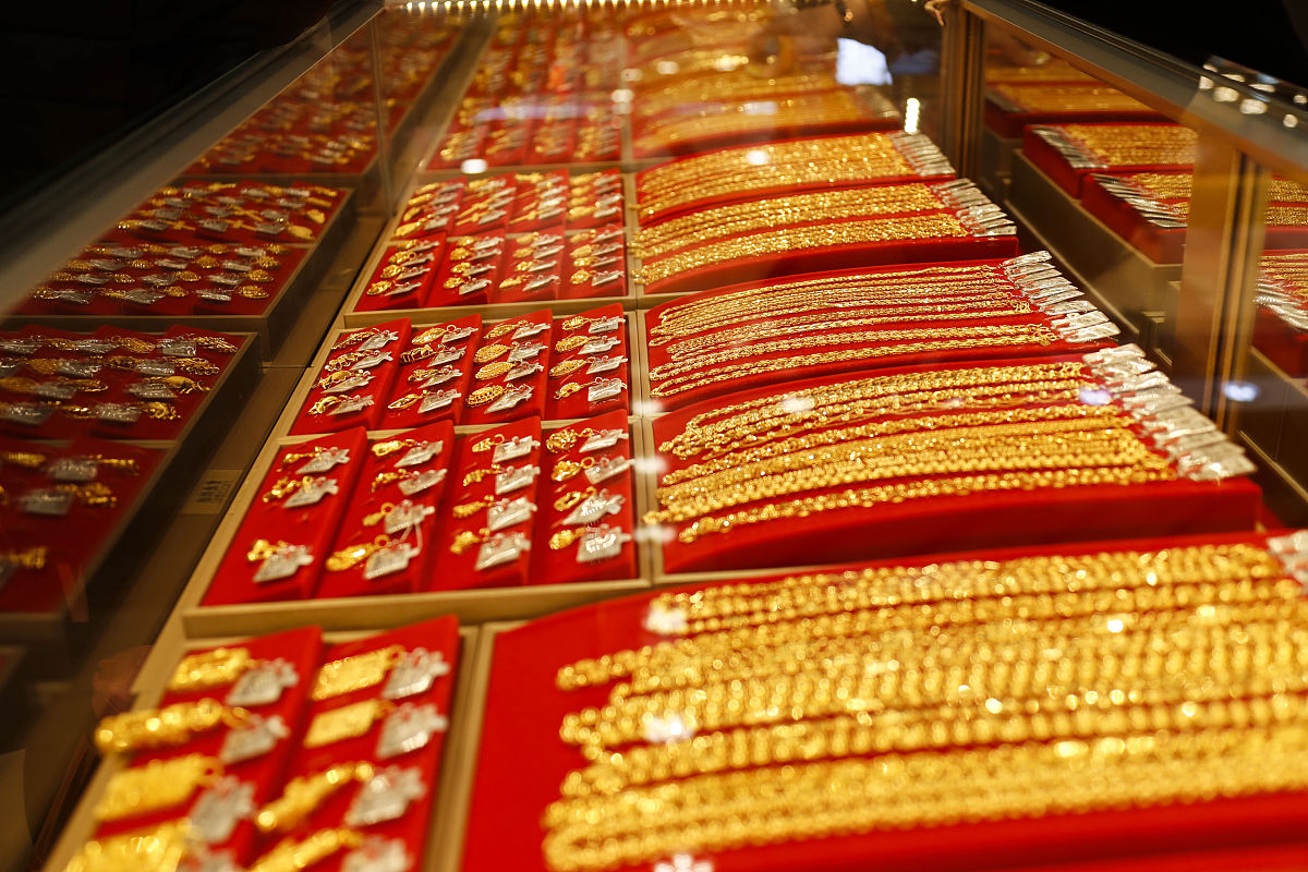 深圳水贝市场：君豪金业带您探索金银饰品宝藏