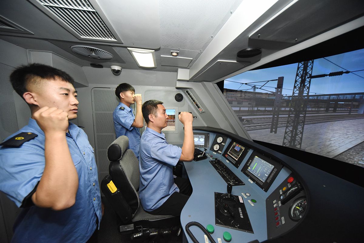 高速动车组驾驶专科课程有哪些呢？