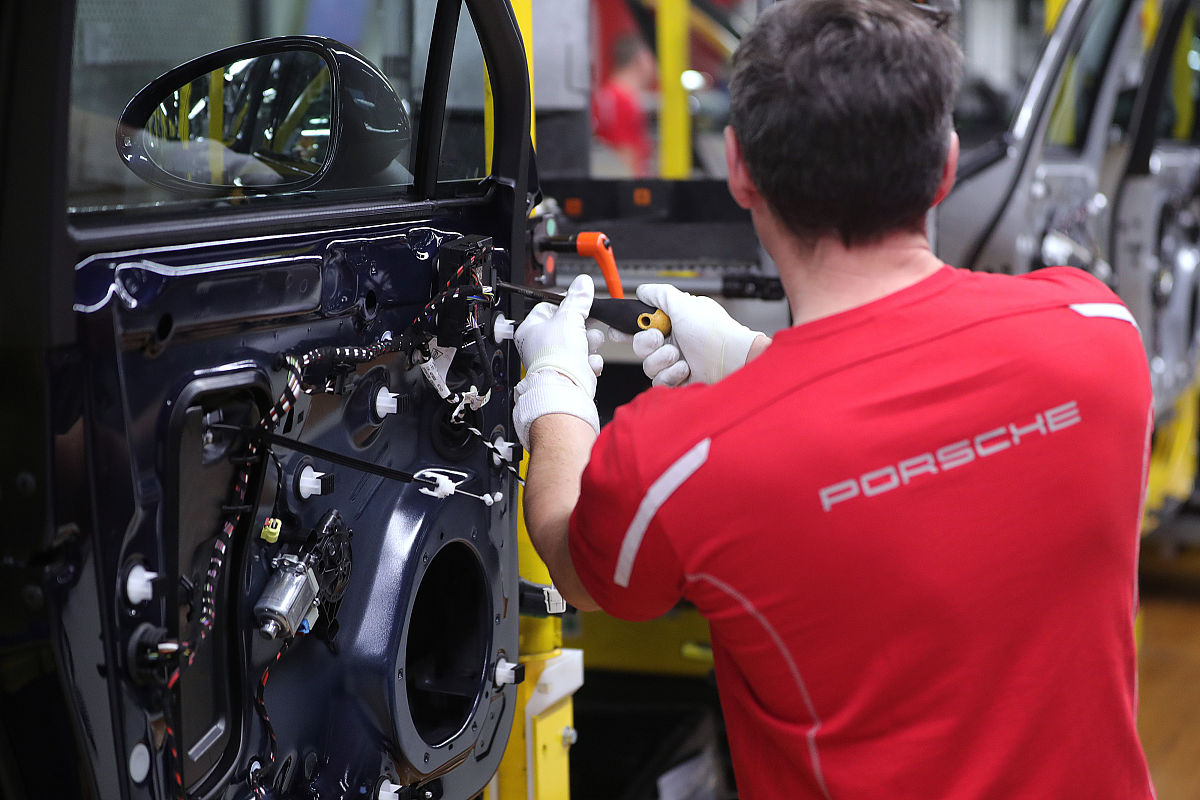 10篇300字车间实习日志：汽车制造厂实习体验分享