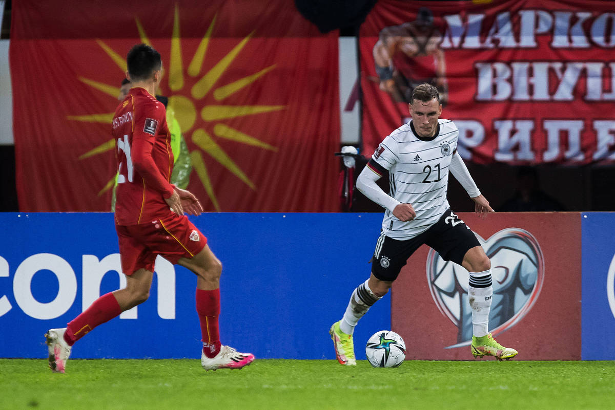 于2022年4月11日向潍坊市源泉碧然装饰工程有限公司背书10万元如何描述