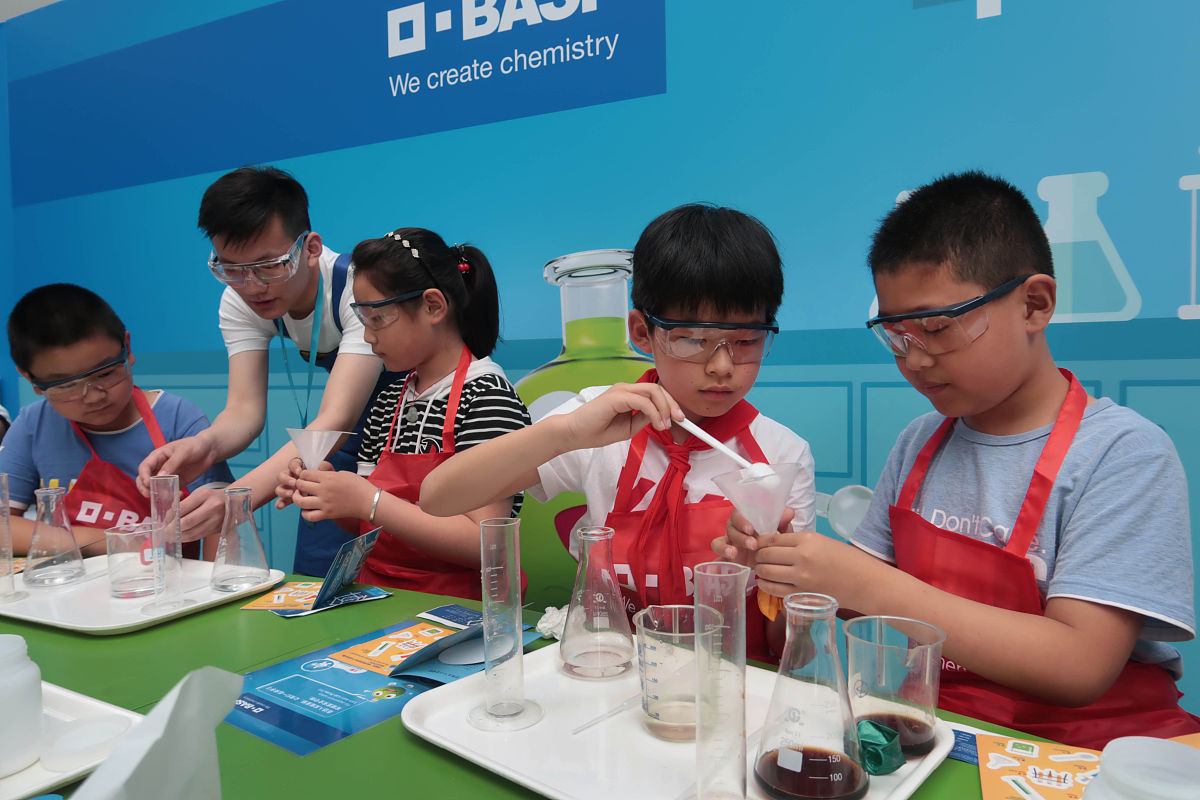 幼儿双语科学小制作课程圆满结束！