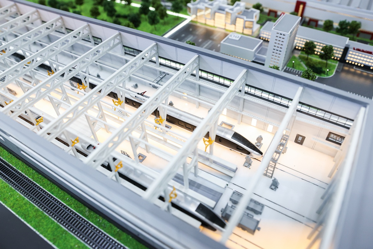 动车组构架结构设计新方法：模块化设计与智能化控制