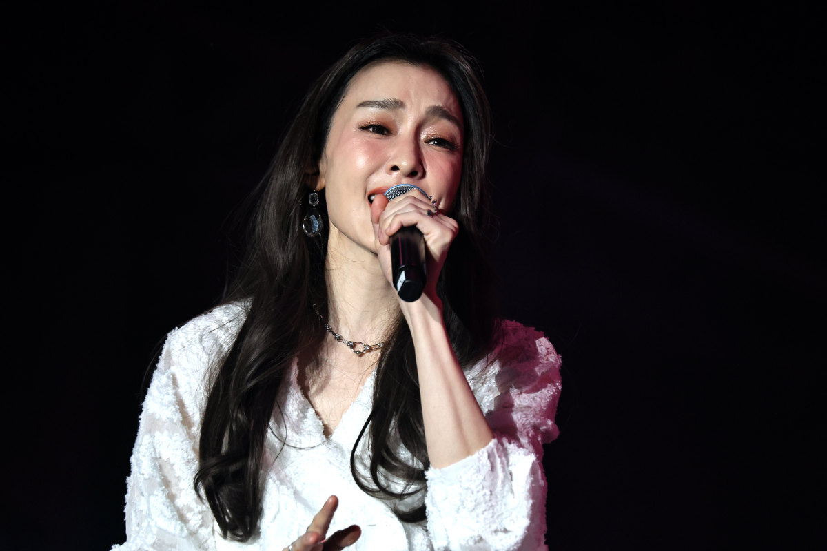 范玮琪正式在内地复出了她参加了一场拼盘演出