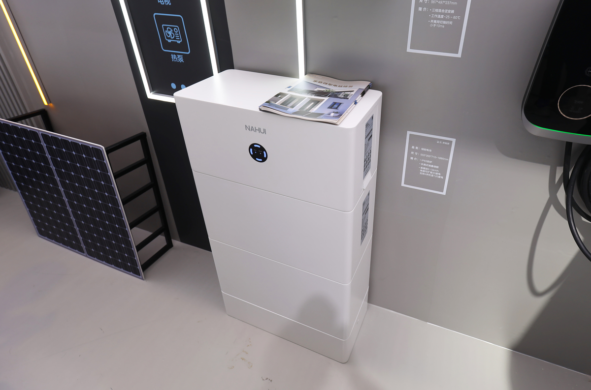 壁挂式智能泡沫洗手机 免打孔壁挂设计 不占台面空间 整洁又卫生 伸手自动感应出绵密泡沫 6档出泡量自由调节 充满电后可用3个月 开放式瓶口可更换泡沫型液体 使用感受