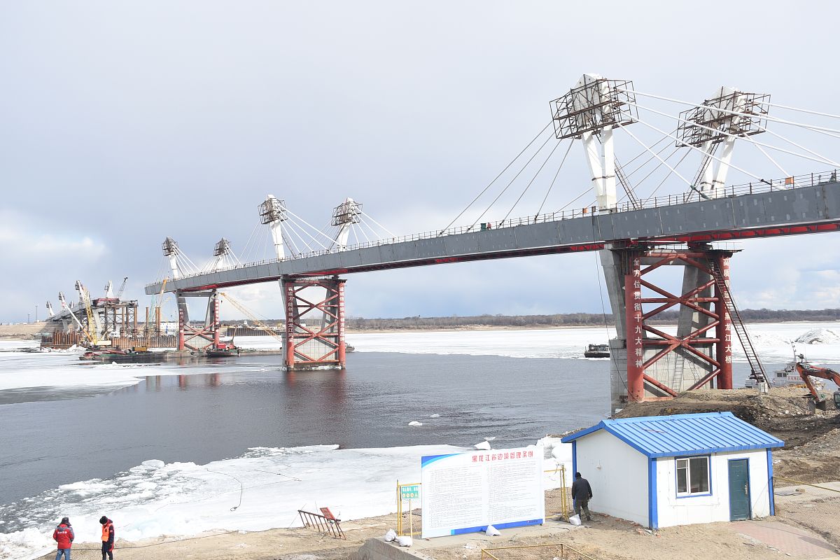 哈尔滨四方台大桥实习心得：见证桥梁建设的艰辛与重要性