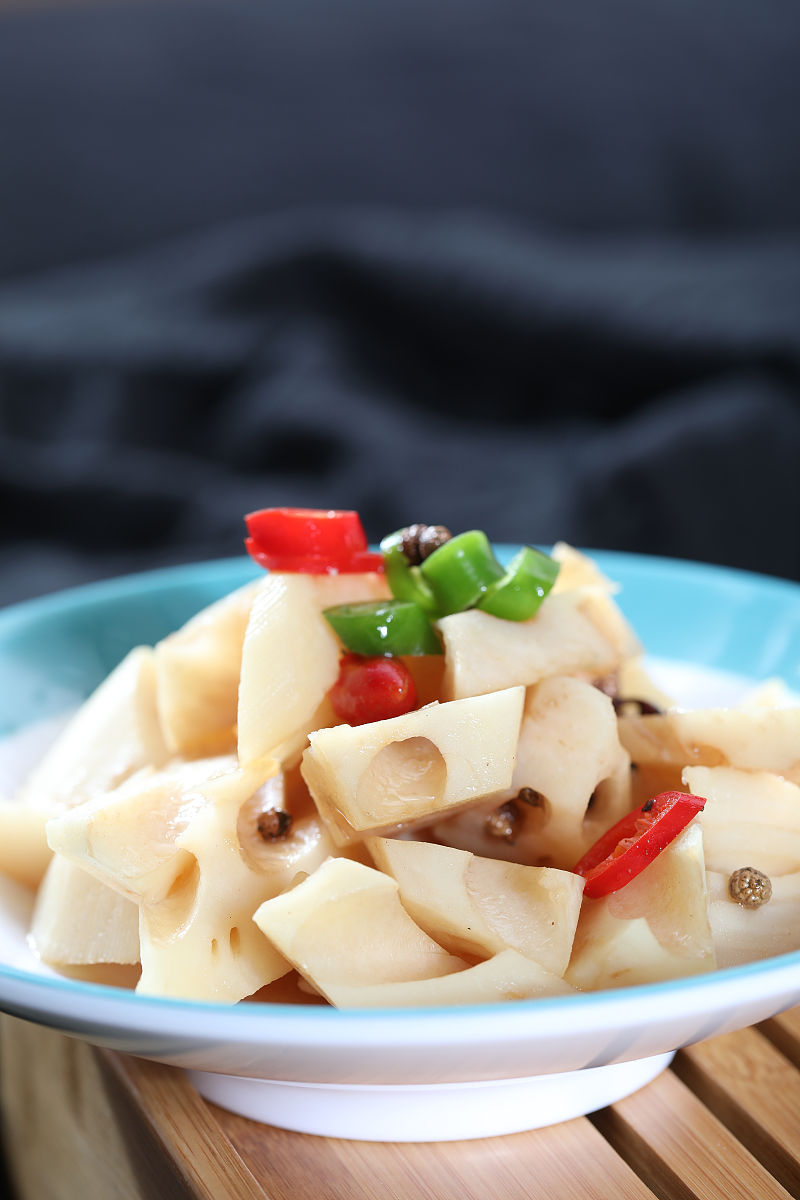 泡椒藕丁的做法 - 美食天下