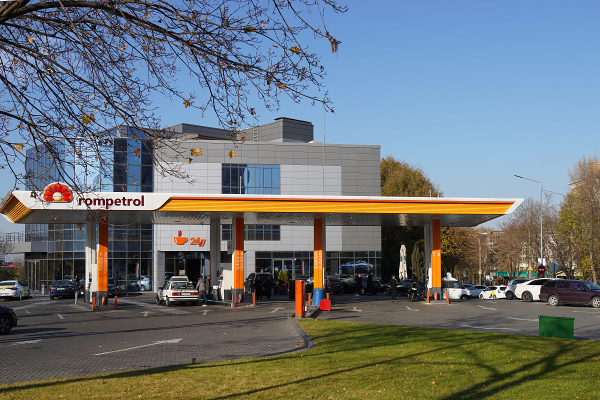 解除原合同，签订新合同，以新合同为准