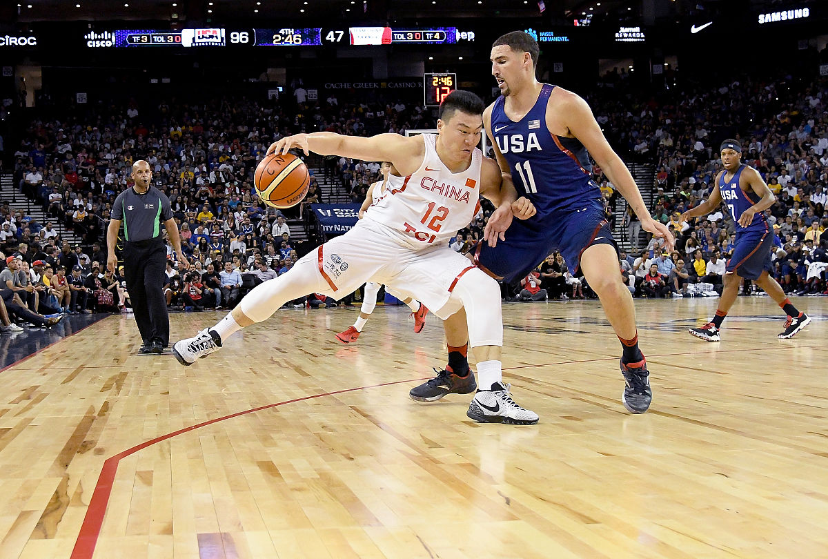 中美男篮差距有多大?中国“勒布朗”背打汤神,看得尴尬症都犯了