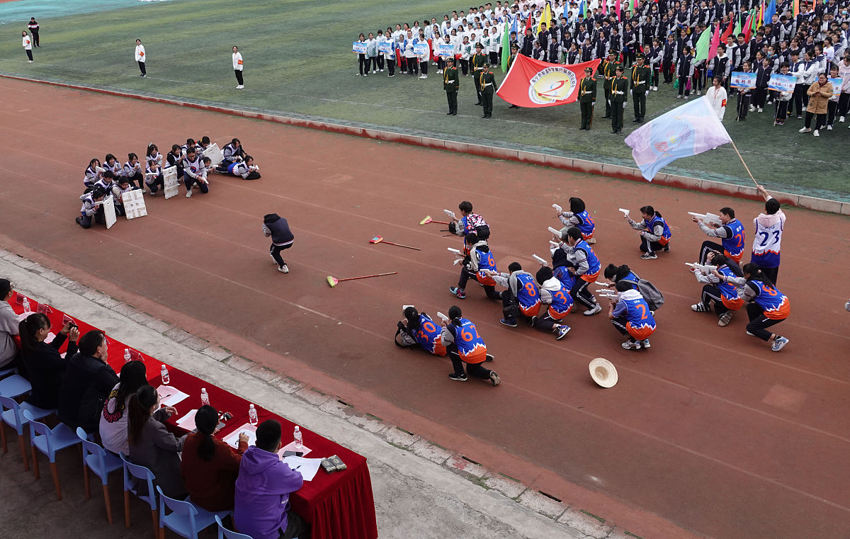 2018成都市第八中学录取分数_外地招生