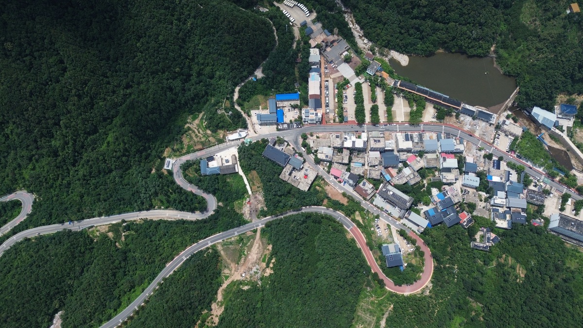 分析一下洛阳市如何加强旅游服务意识不少于三千字