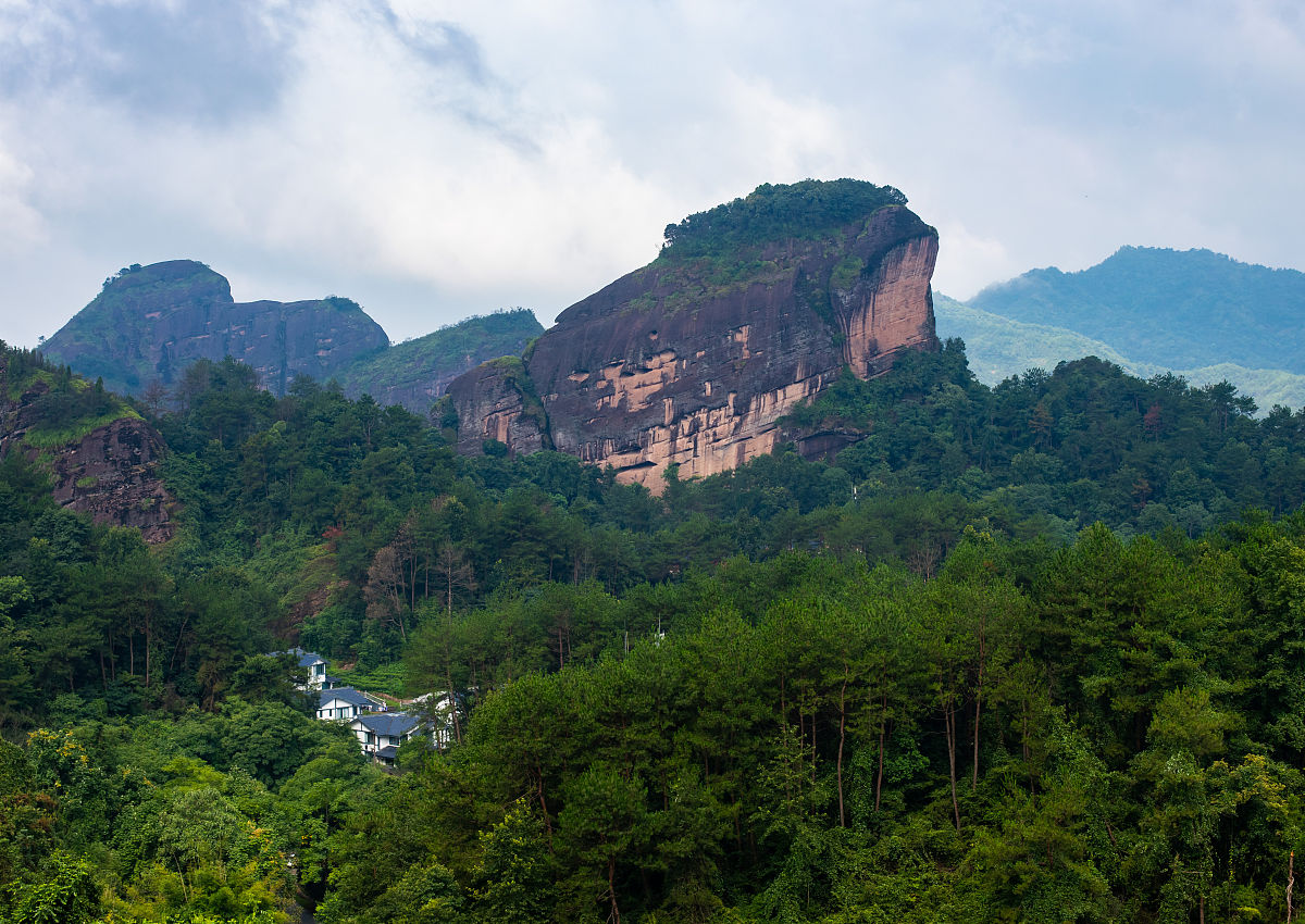 鹰潭市33：江西省历史悠久、自然风光优美、经济发展迅速的城市