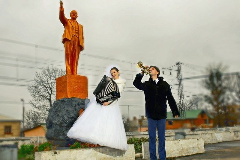 2014年2月4日消息(具体拍摄时间不详),这组俄罗斯婚纱照的名称叫做"如