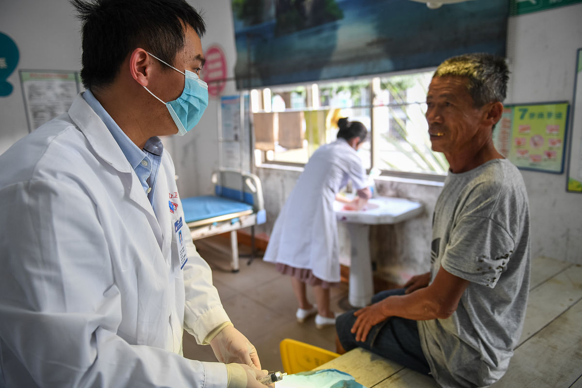 贵州职校农村医学专业就业前景好不好？好就业吗