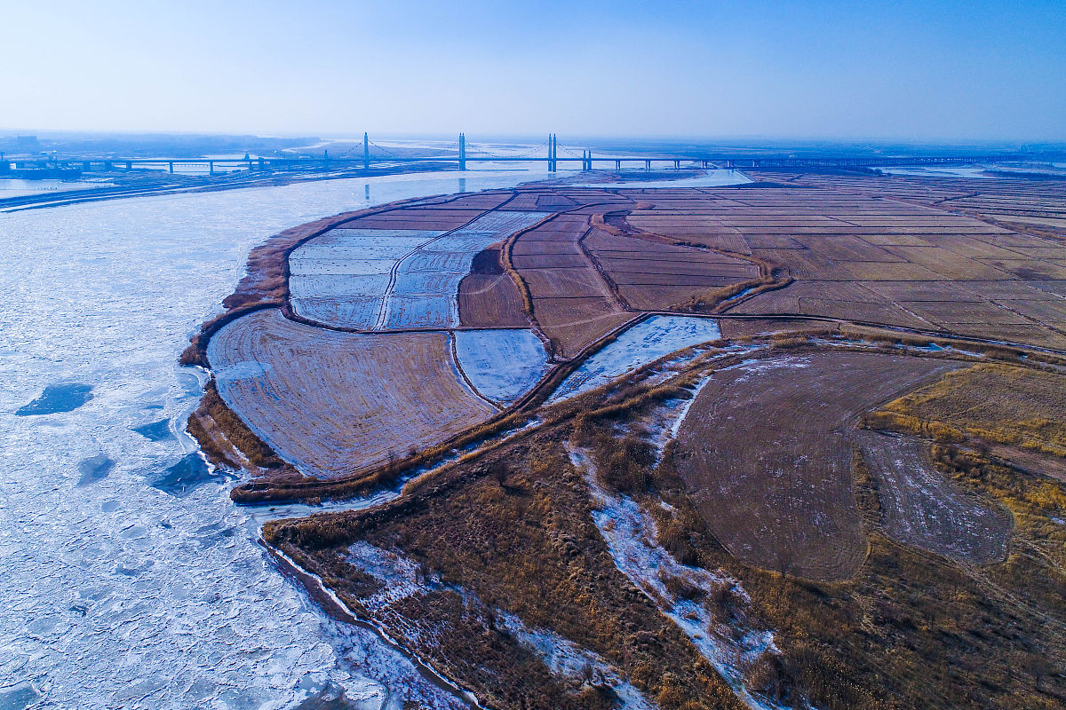 2018年2月4日,银川.在连日低温的作用下,黄河封河已至银川横城堡以北.