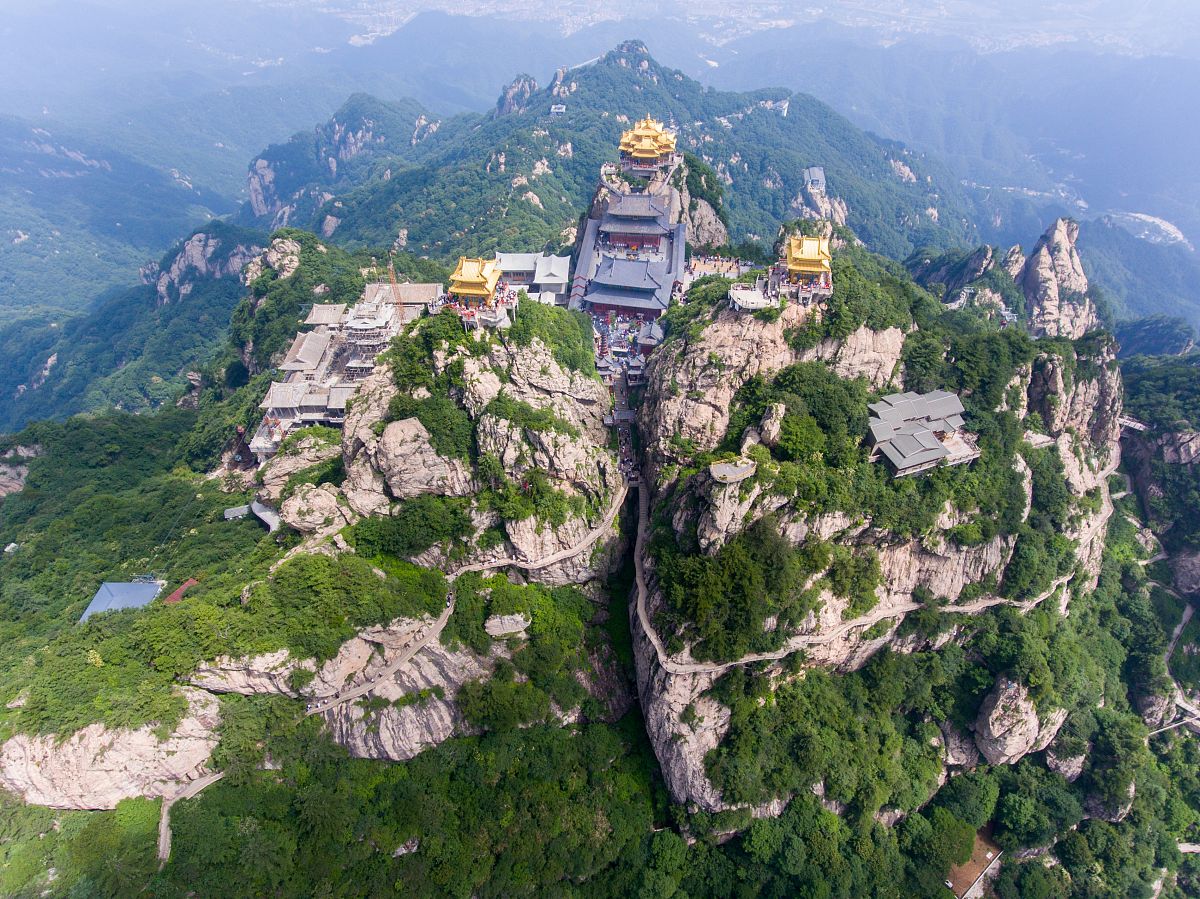 河南湖北4月最佳旅游景点推荐：嵩山少林寺、龙门石窟、三峡大坝等
