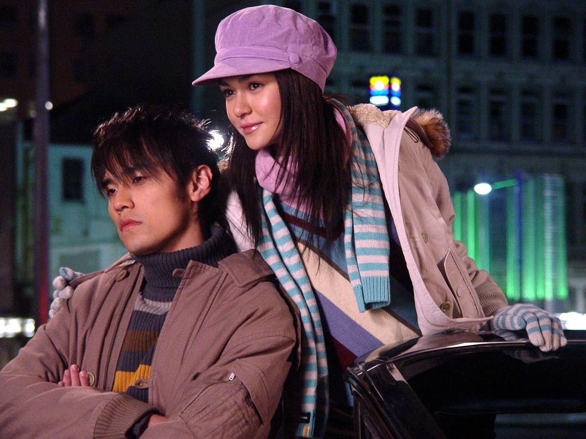 (抱歉,无法提供更大尺寸图片)2004年6月,周杰伦在新西兰为美特斯邦威