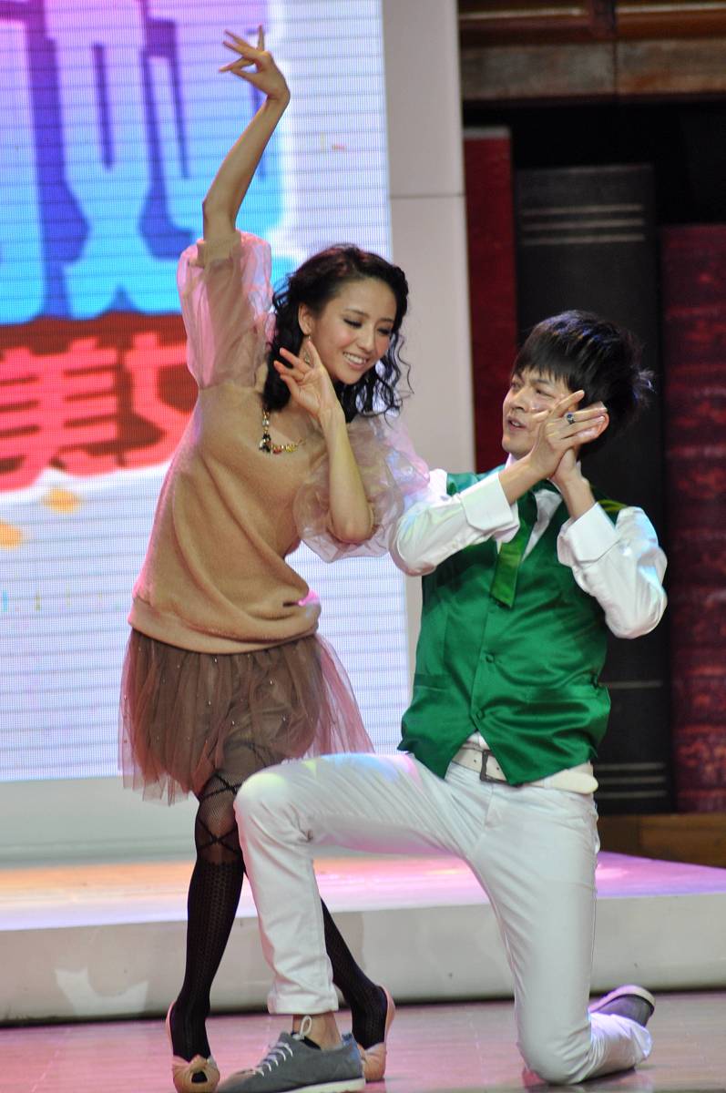 2011年2月28日,杭州,大型娱乐类综艺节目《快乐蓝天下》录制.  闫肃,