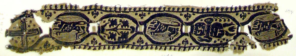 根据构造要求基础选用锥形高度取h=600mm每阶高度取300mm把这句话意思不变换种说法