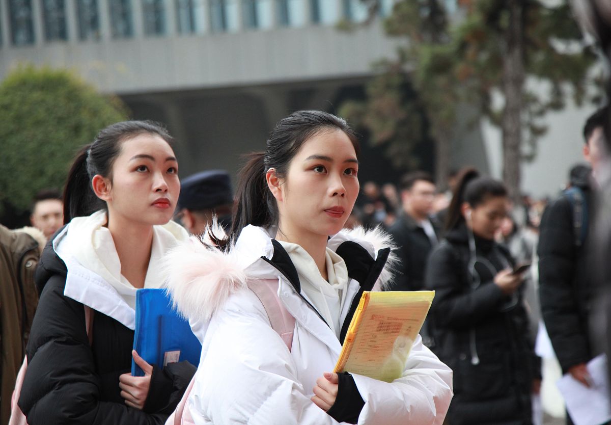 初中毕业女生适合读什么专业？