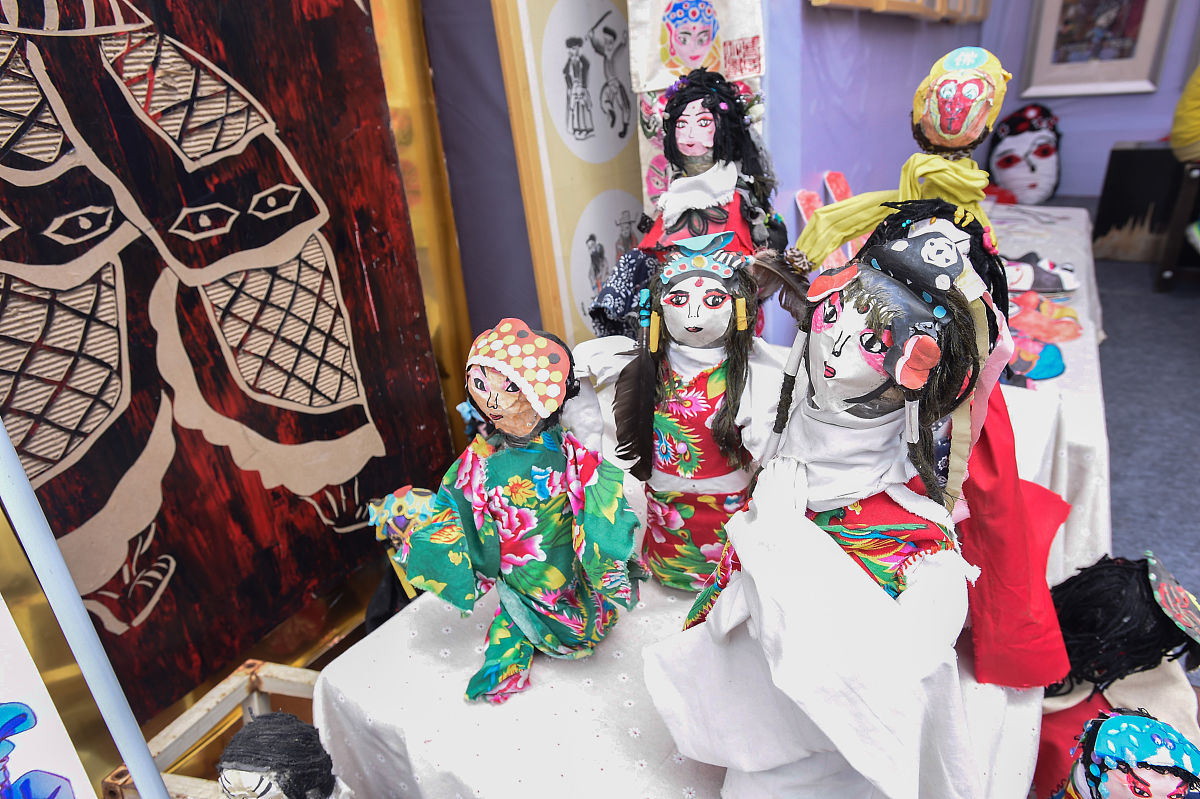 飘色文化：色彩的流动与变幻