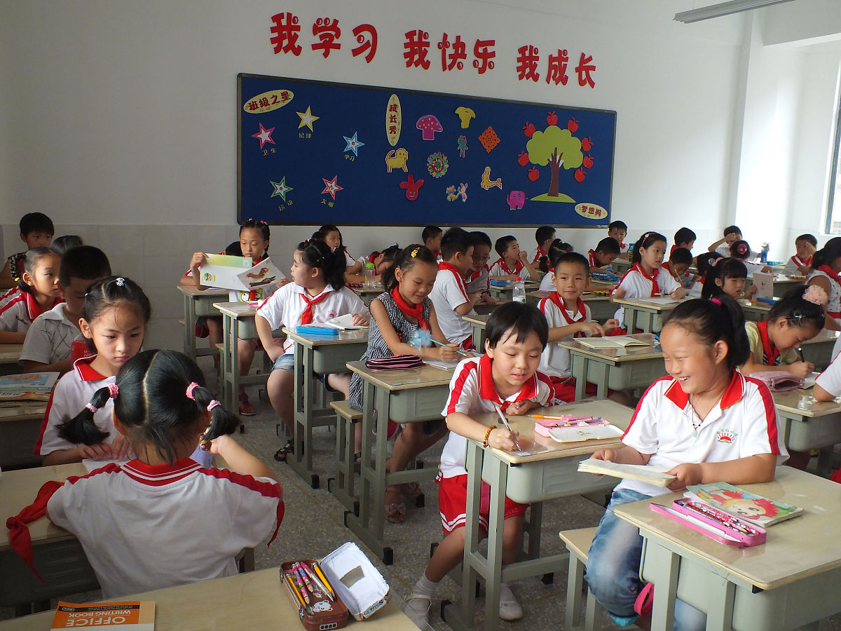 小学开学时间：2月底或3月初，新学期准备工作及开学典礼安排