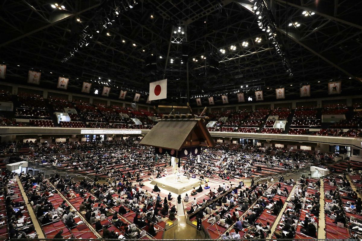 当地时间2021年1月10日,日本东京,东京体育馆举行相扑大赛.japan out.
