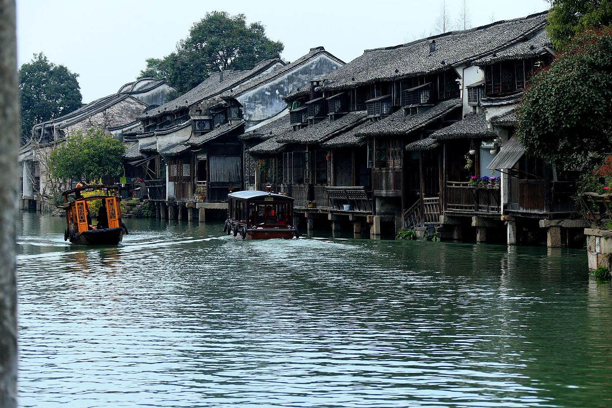 嘉兴特色体验：桐乡麻将、南湖荷花、酱油、米酒、乌镇古镇