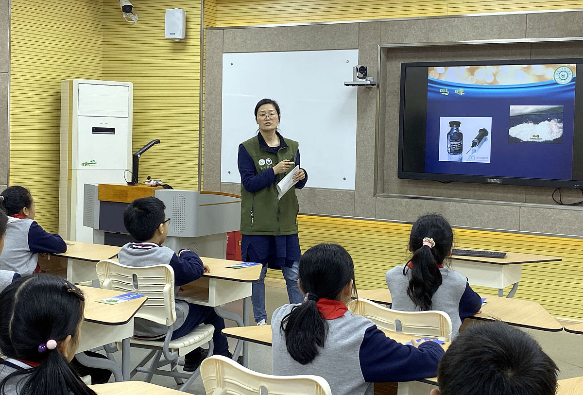 荆州美术绘画学校商务英语要满足什么条件