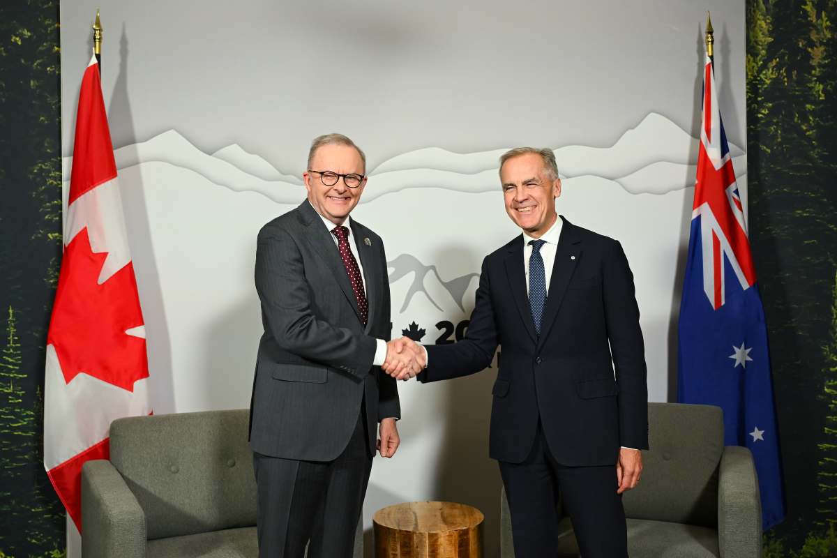 参与对华制裁后，美媒：荷兰首相宣布“看不出中国崛起”，有什么办法破局 写2000字