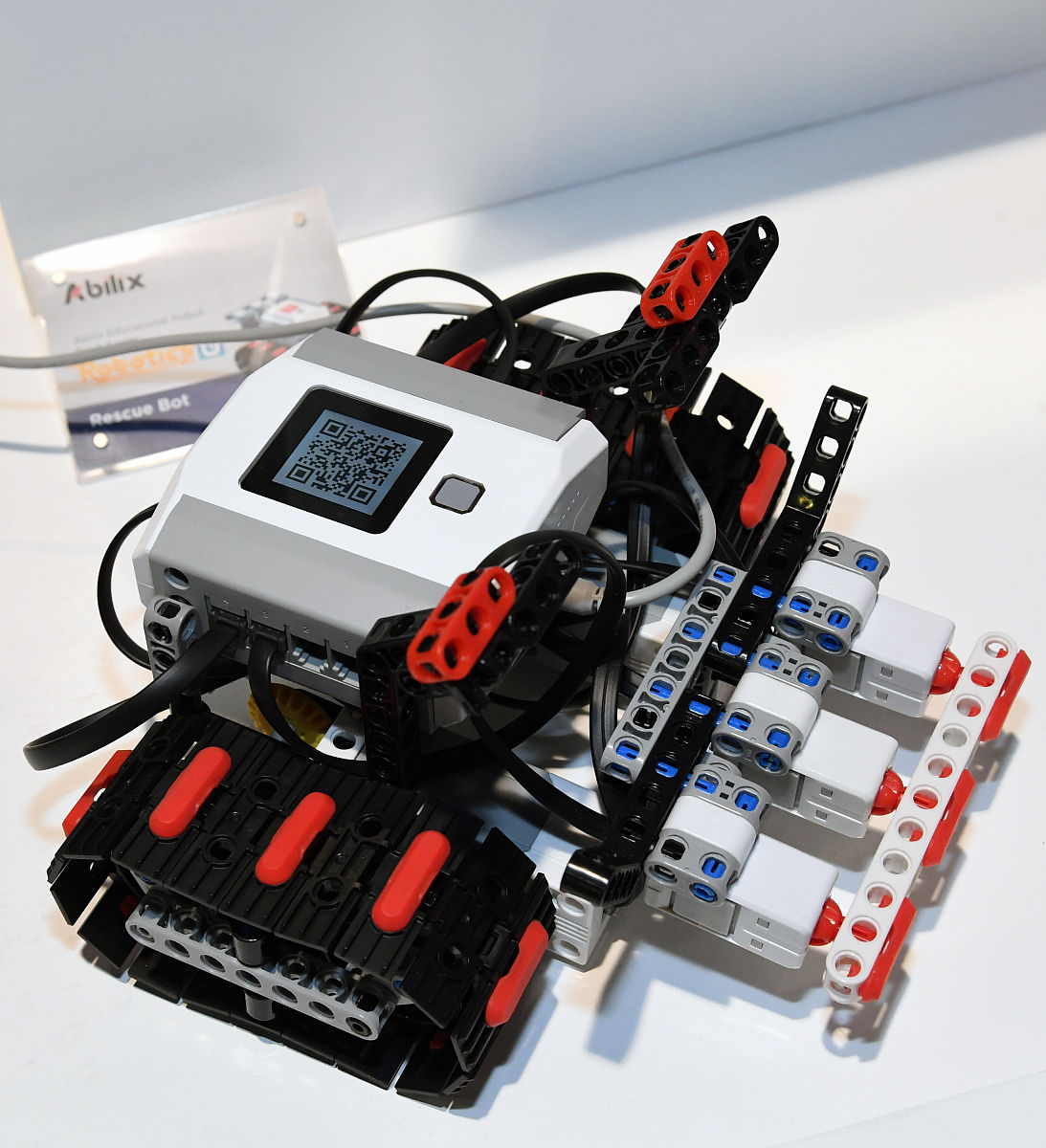 Arduino 避障智能车控制实验报告（含代码）