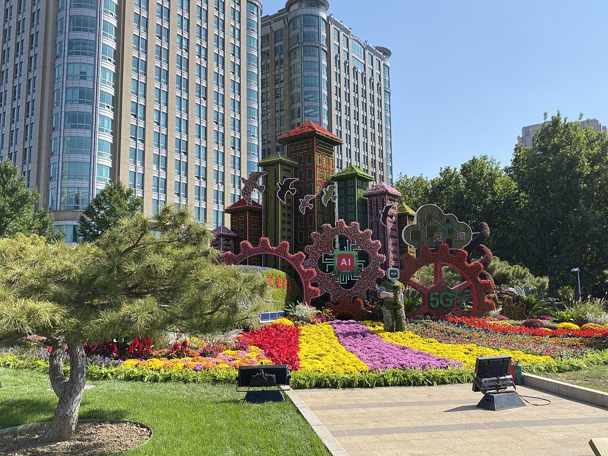 这是一份关于青少年健康的论文现在写四、落实思想铸魂育人 41 强化青少年的家国情怀和社会责任感的内容请根据党的二十大内容来写