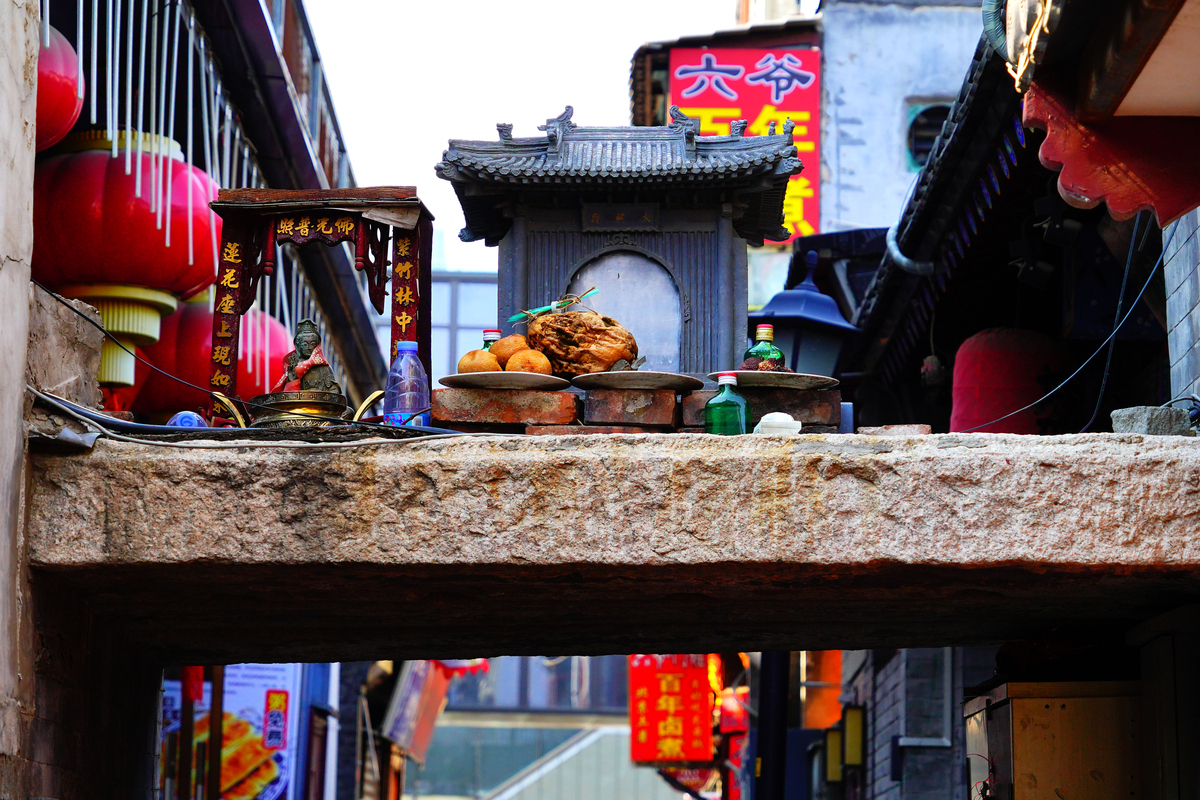 丽江云顶寨鬼市：神秘文化体验的独特市场