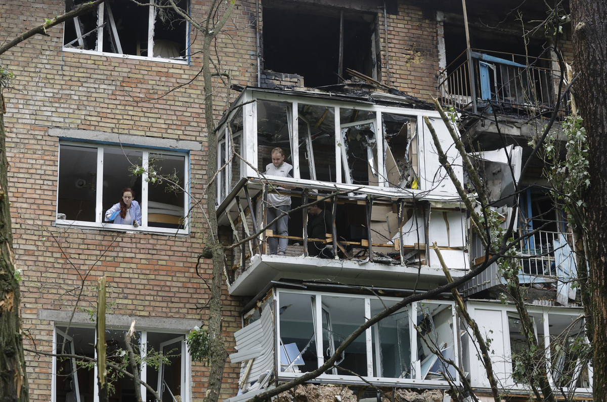 关于农村居民自建房违规私自扩建加层带来的隐患分析。