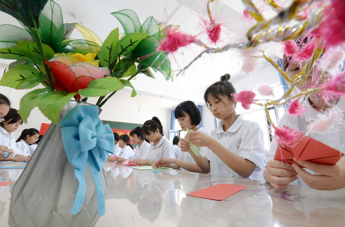 亳州幼儿师范学校手工艺术课程：培养动手能力和创新思维