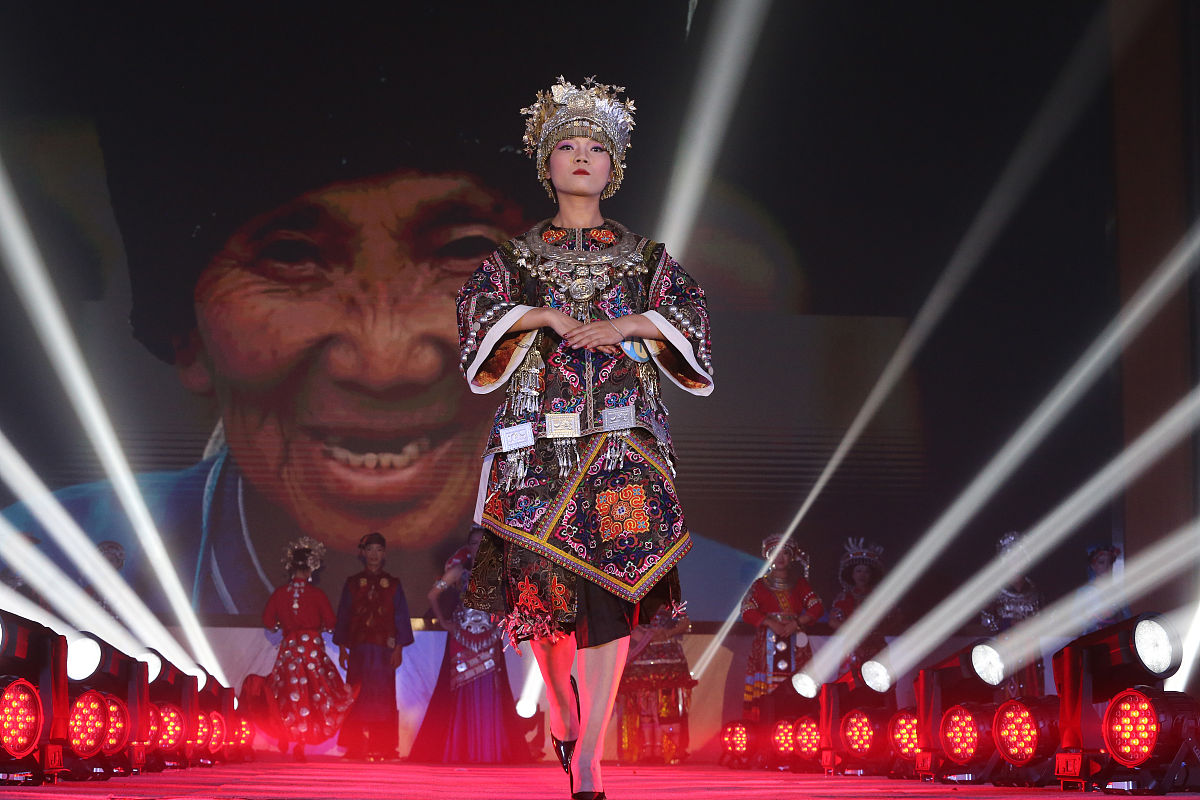 黔南民族职业技术学院装潢艺术设计有3+2五年制大专吗