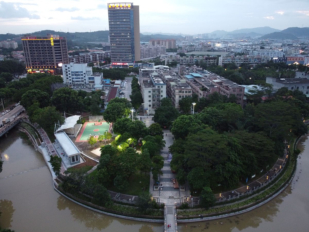 2020年8月6日,广东省东莞市清溪镇清溪水沿岸.