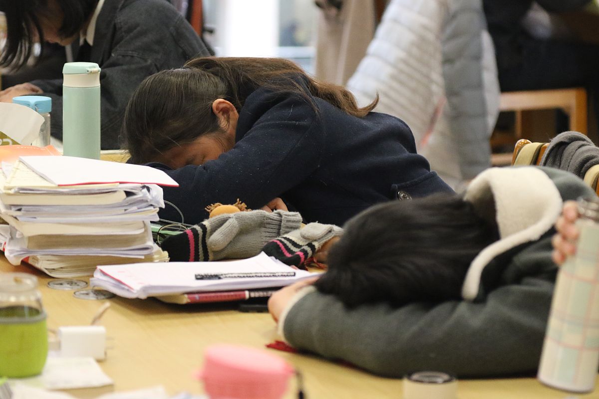 大学生如何看待“躺平”现象？100字看法阐述