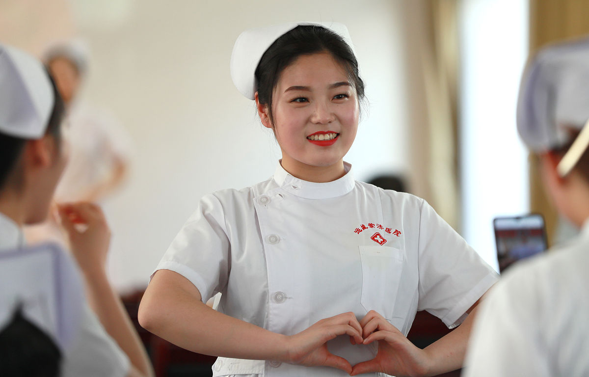 护士仪表风范：展现职业素养和关怀