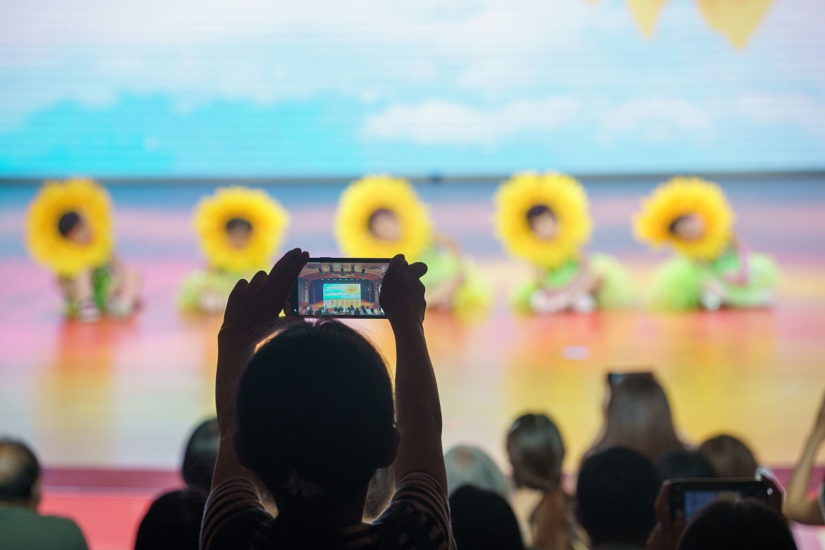 校园短视频大赛：记录你的精彩瞬间，赢取丰厚奖金！