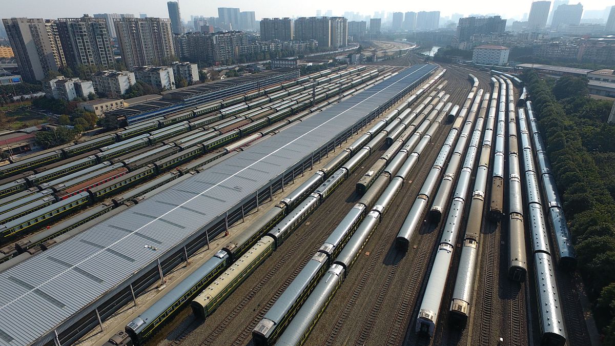 成都市动车段全力备战西成高铁运营，确保安全高效运营