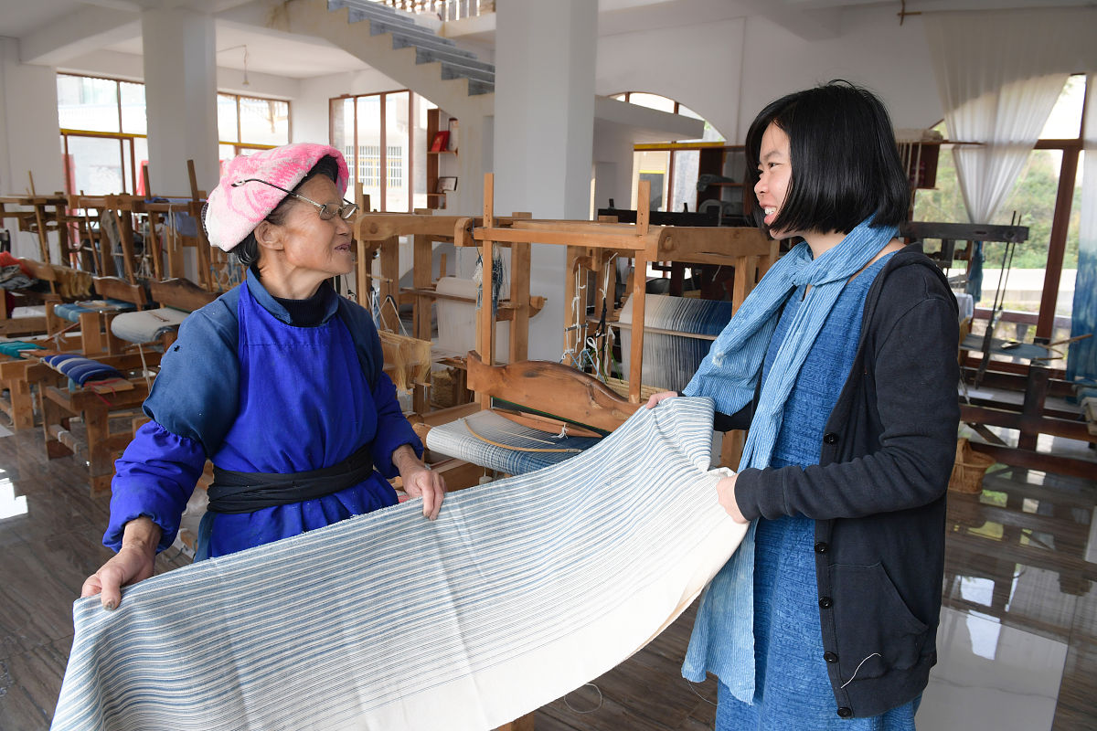 三都县职教中心织绣课程：特色、教学质量及产业发展