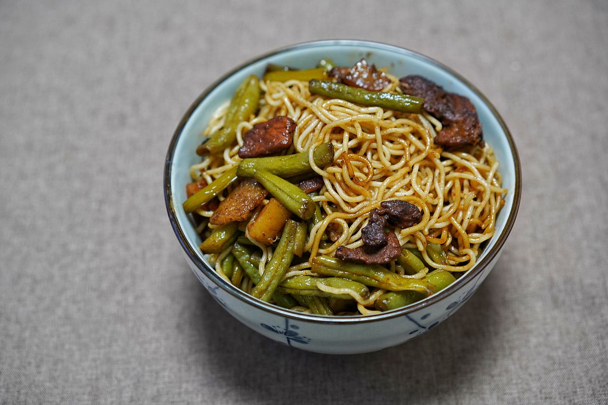 写一份豆角焖面外卖好评