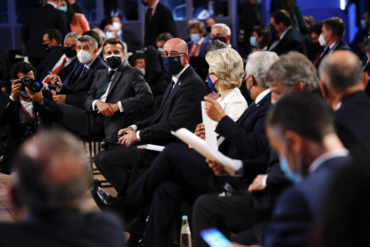 初中毕业女生读5年制大专：优势、选择和注意事项